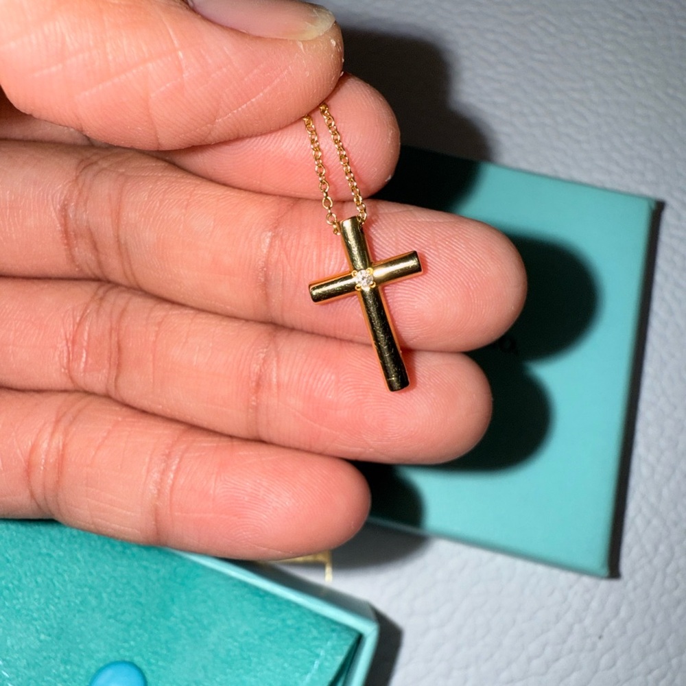 Tiffany & Co. Gold Cross Chain Necklace with Diamond - Picture 3 of 5